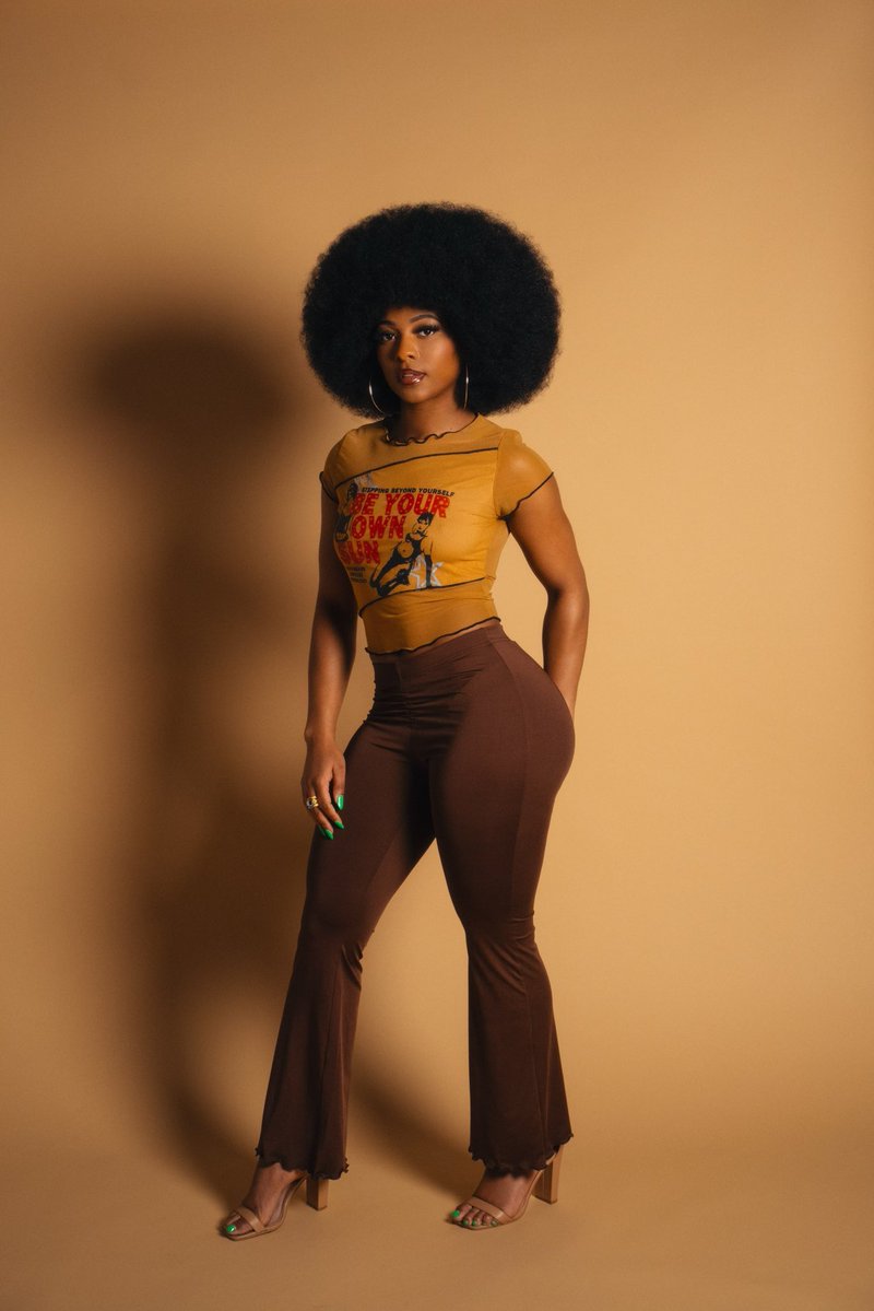 Ebonys_R_Us's tweet photo. Big Hair, Bigger Energy β¨
βοΈ @Saleemarrm
OnlyFans π¬ https://t.co/zAGM4MvR7E
#NaturalHairDontCare #AfroGlam #BlackGirlMagic #BlackWomen #BlackCulture https://t.co/4hzNdhHyMd