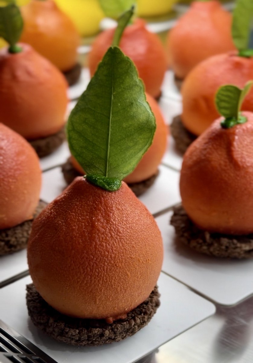 NorthernVAMag's tweet photo. 🍓 They look like fruit... They're actually dessert. 

Here's where to find these viral treats around NoVA: https://t.co/uPDoOj7De8 

📷by Caroline Bennis https://t.co/X0ImqQigY8