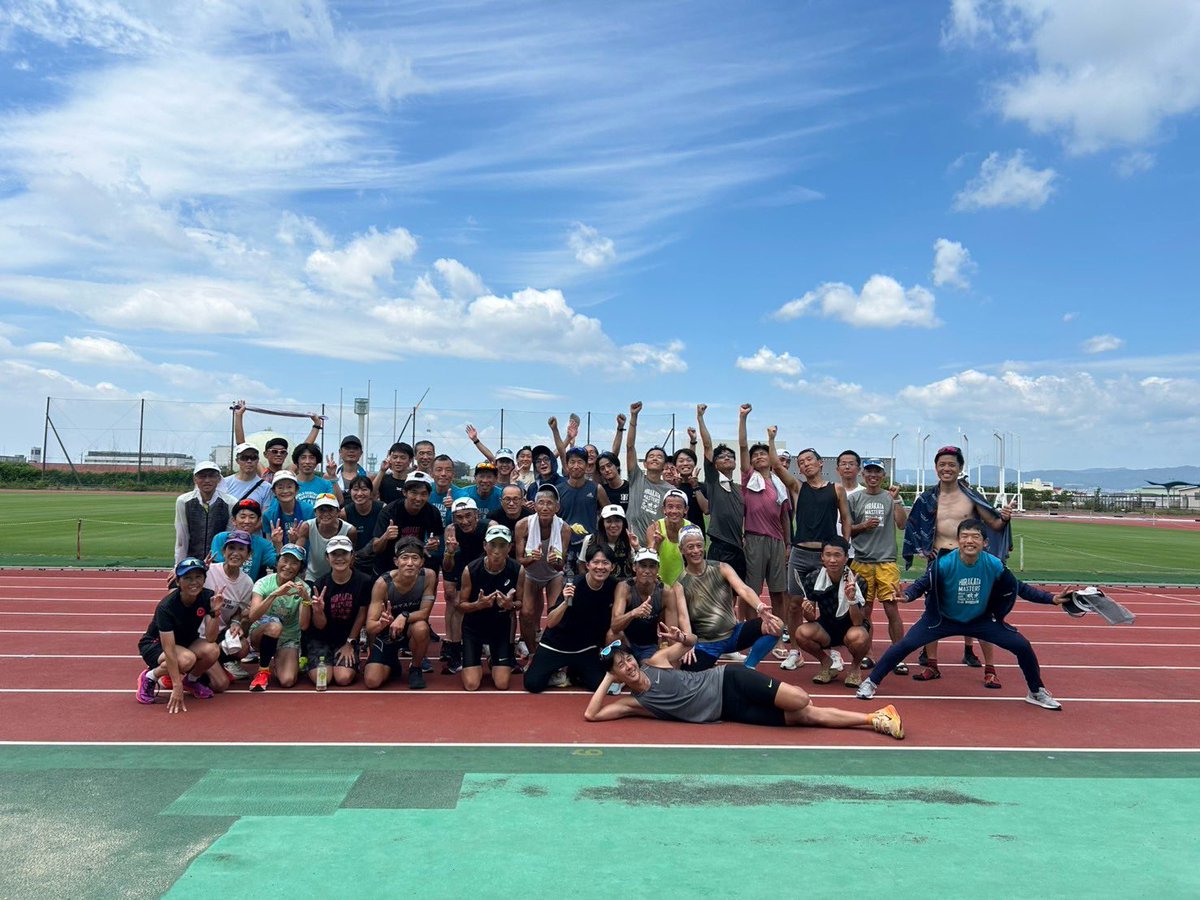 you__1012's tweet photo. 枚方マスターズの天下一武道会！
3年ぶり参加、たのしかたあざした🙇‍♂️

1000（2.51）→3000（11.38）→マイル（56.8）

動画は1000（前から4人目、4着ではない）
1000で出し切った後の、3000遅すぎてしぬ
流石に10分台が良かった https://t.co/qY3NwTwJjN