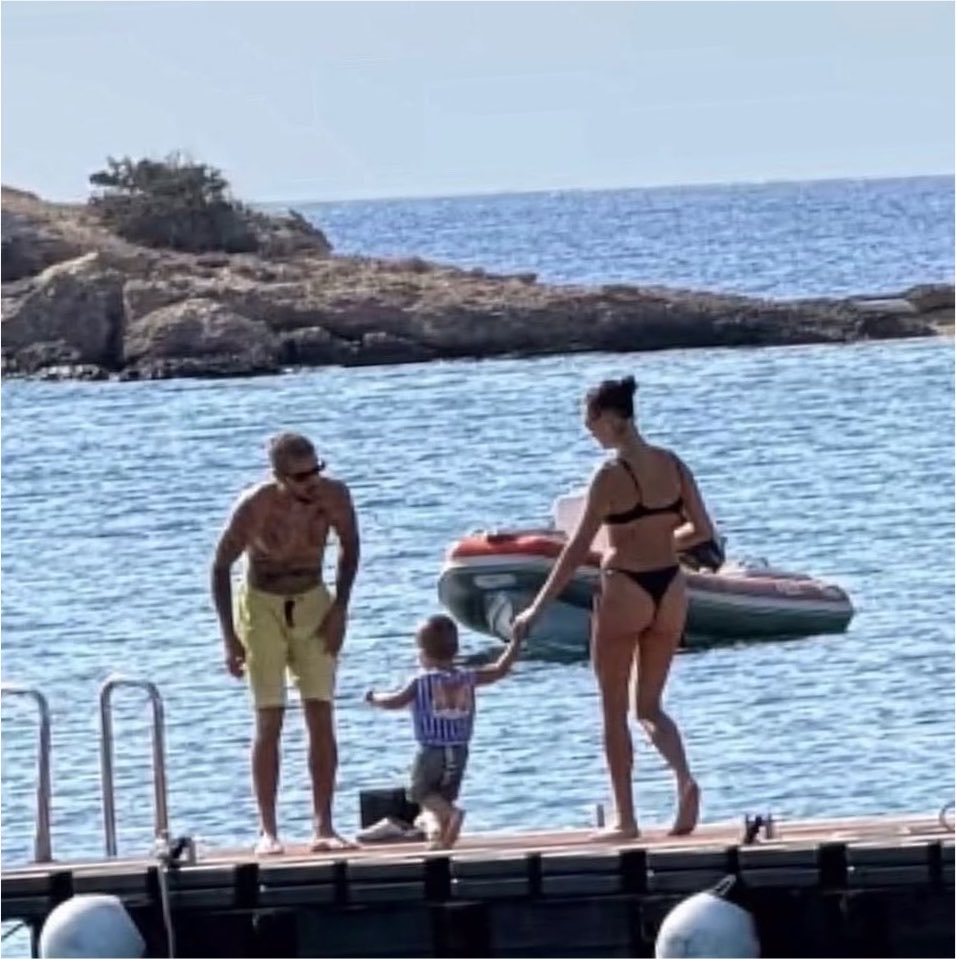 nepobiebers's tweet photo. tu tem que ser mto amargurada pra ver ESSA FOTO e ainda desejar que eles não permaneçam juntos kkkkkkkkkk https://t.co/6TqsFXB9I3