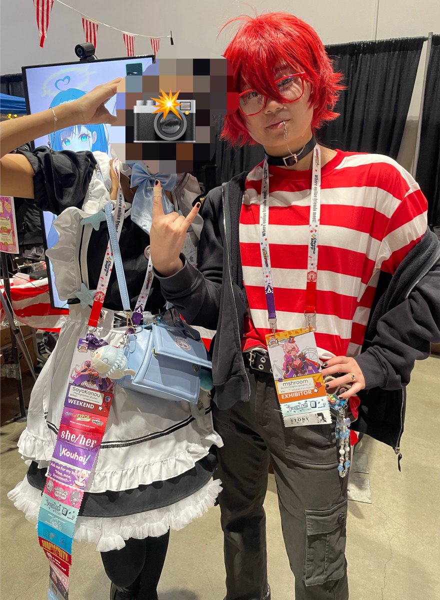 SayoKanou's tweet photo. OffKai day 3 
( well last day for in Cali) 
•finished my last maid shift and straight  into artist ally DID ANOTHER STAMP RALLY
• had panipuri for the first time!
•haul fro Stamp rally and some gifts 
•got to be on 🌉 ! https://t.co/25oDrdBGWN