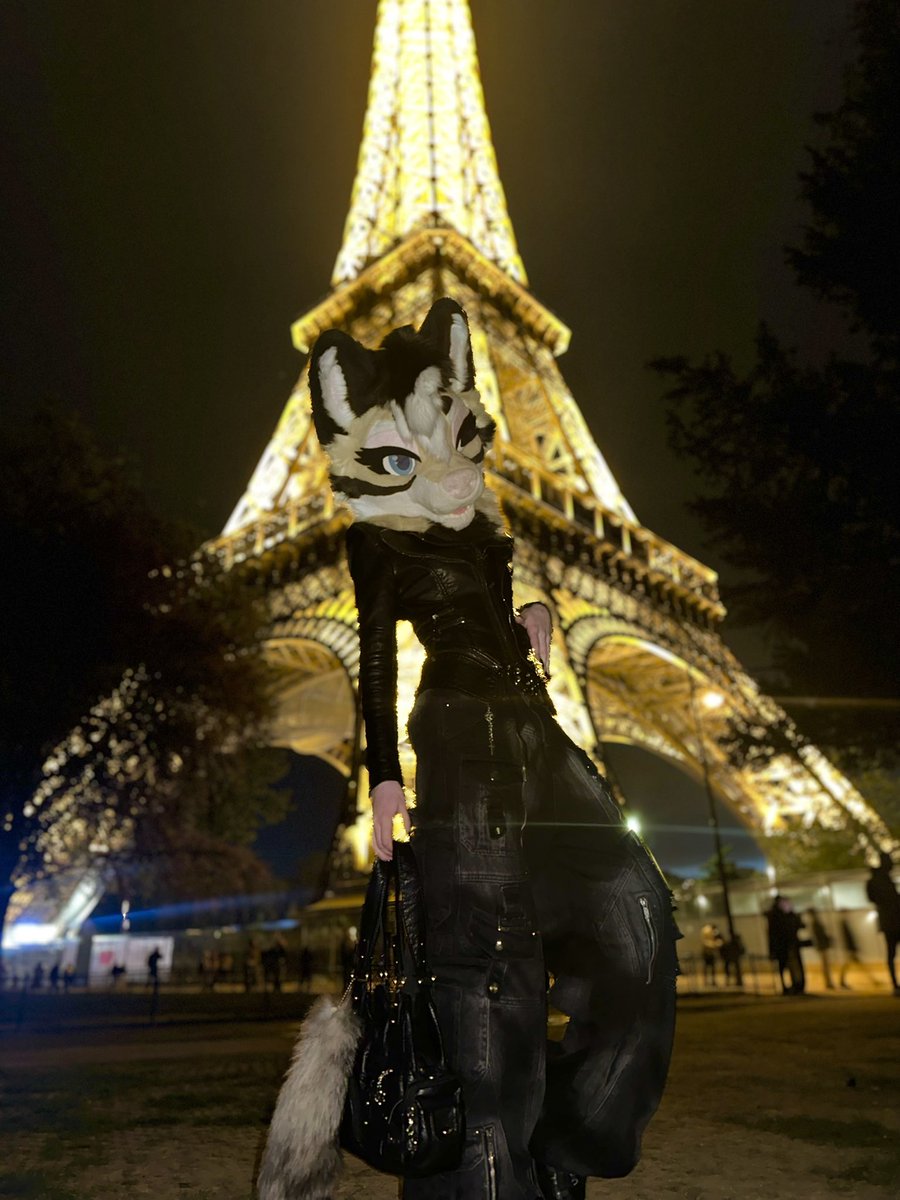 sierrayote's tweet photo. using this as an excuse to post b7klan photos bc someone found my old tiktok and made fun of me for incorrectly using hyper specific terms for js wanting to make friends 🫩🫩 vkei twt is so miserable are yall really that bored https://t.co/ddJaXOjDmc