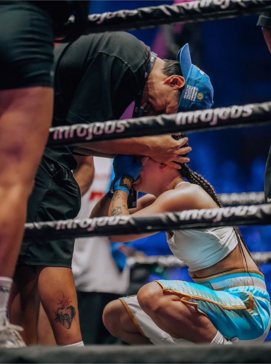 copycatvelasco's tweet photo. entienden que su primera publicación en TRES AÑOS es un post para ella? me hace bosta, haditas hagan que angie siga entrenando con gonza😭😭 https://t.co/IbDKuON2TP
