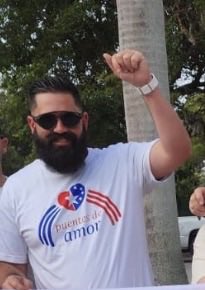 TguayabasVCRC's tweet photo. Los mismos actores los mismos payasos 
La provocación constante promovida y financiada desde CUBA contra el exilio cubano en MIAMI🇺🇸

El Lechero Jose El barbas 
El Pionerito sud normal
@StateDept @DeptofWar @realDonaldTrump @SecRubio  @CoralGablesPD https://t.co/tN260GR5PI