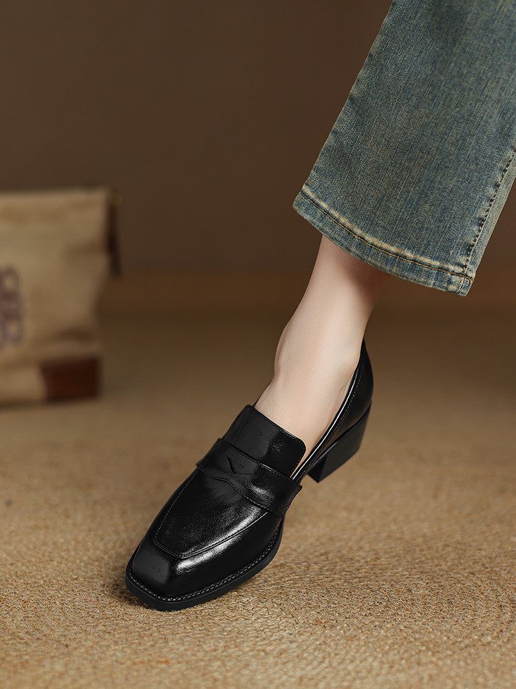 SarahExpressX's tweet photo. These square-toe loafers with a chunky sole offer a stable, polished foundation for work or casual wear. The slip-on design makes them a practical choice for busy days.

#Loafers #SquareToe #ChunkyHeel #WorkwearStyle #EverydayShoes…
https://t.co/Is3WQk0sus https://t.co/6cdSunMIq5