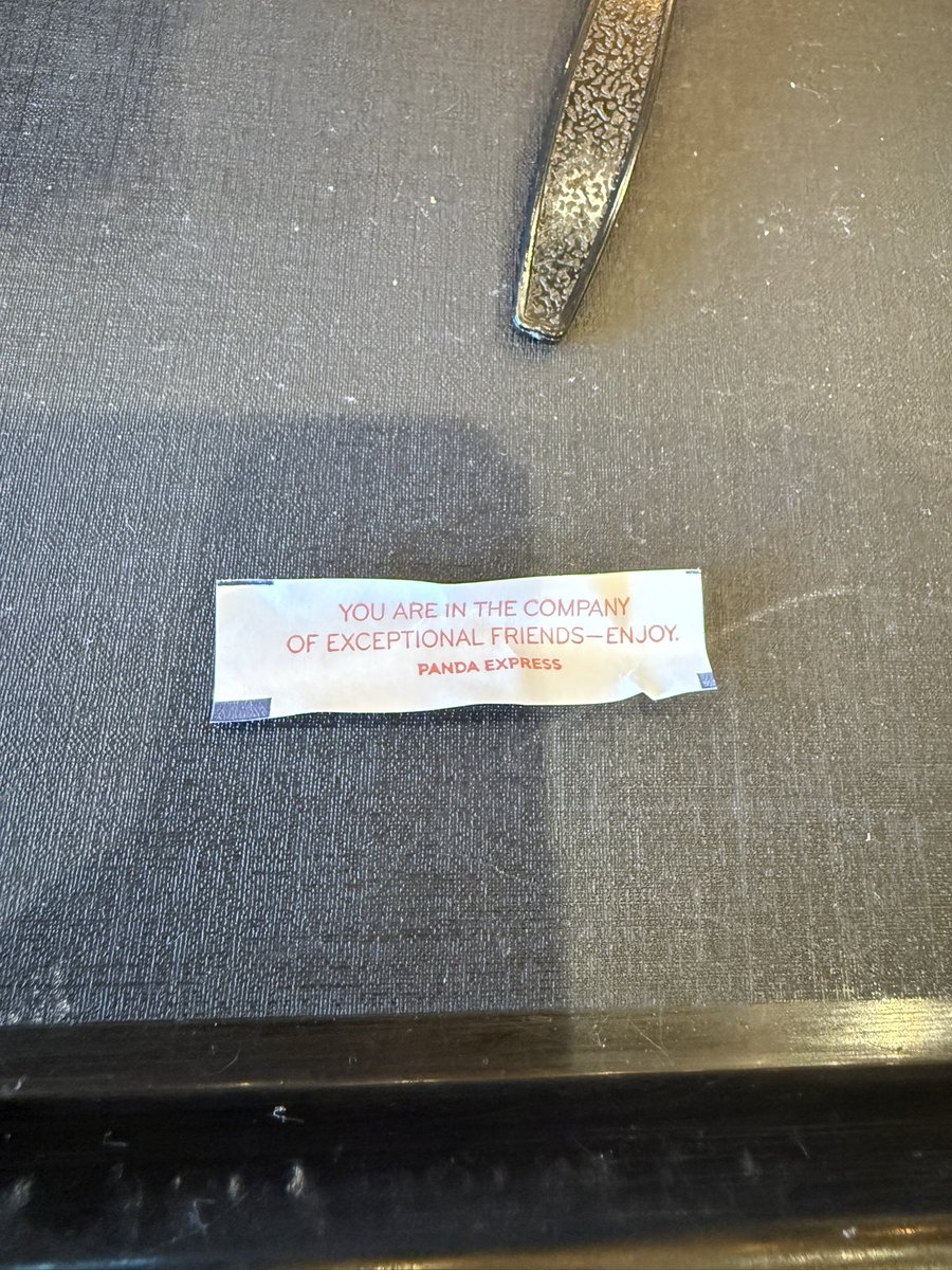 DaddingAintEasy's tweet photo. I’m literally eating by myself lol https://t.co/KXhdzf7LNL