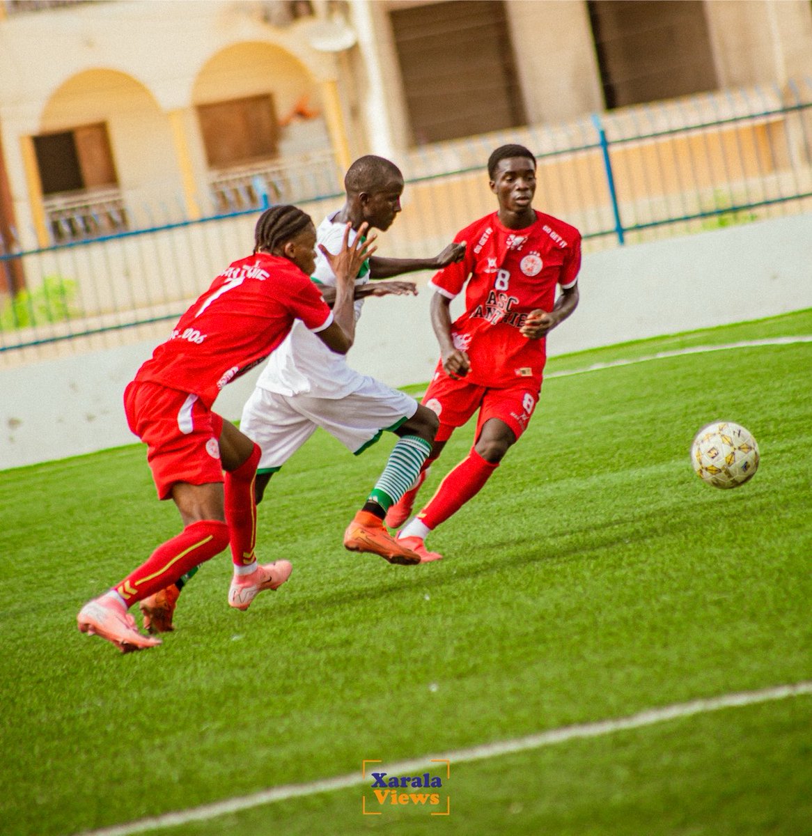 ViewsXarala's tweet photo. Première journée de Navetane zone 7A Hann Bel Air.
@ascsanthie vs @ascmbollo
CP: @ViewsXarala
#navetane #navétane #senegal #galsen #football #ete https://t.co/kcRPnQd8Uc