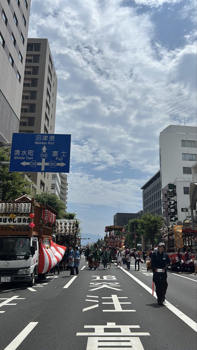 flavour_Ltd's tweet photo. 2026年、沼津夏まつり花火大会。
悪天候にもかかわらず、たくさんのお客様にご来場、ご来店いただきました。
本当にありがとうございました。
また来年、皆様と笑顔でお会いできることを楽しみにしております。
暑い夏がまだまだ続きます。
どうぞご自愛ください。

#沼津蒸留所 #クラフトジン #静岡 https://t.co/RxeN32XsYV