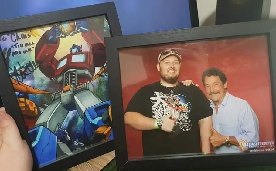 unclechunt's tweet photo. Happy Birthday to the legend who first brought the heroic Optimus Prime to life, the one and only Peter Cullen! One of my life highlights meeting him. That voice that stayed with me in childhood and to this day.
#Transformers #MORETHANMEETSTHEEYE #MTMTE #Transformers35 #OptimusPrime