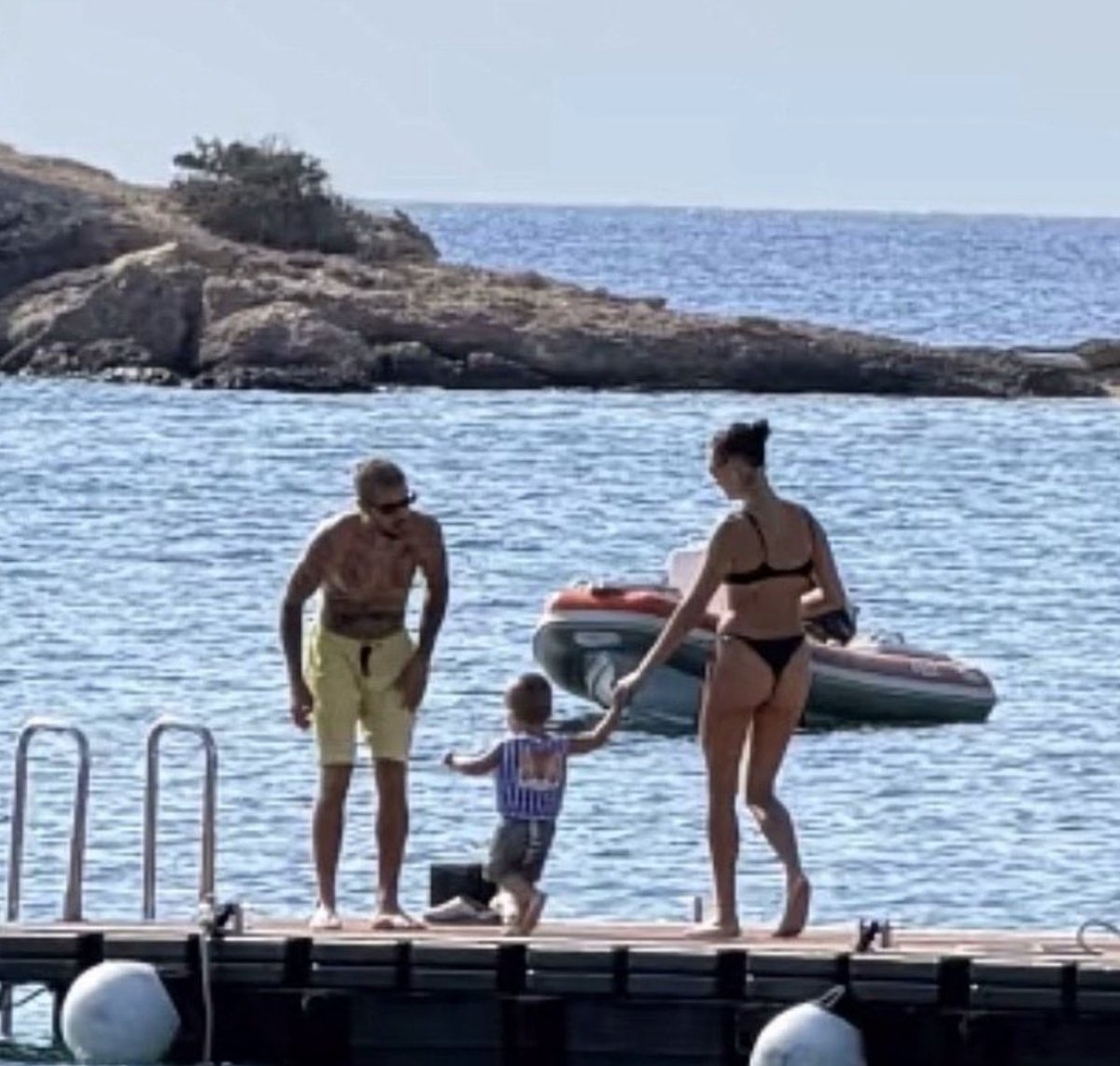 thbiebrs's tweet photo. namorados, casados e agora papais 🥺🤏🏻 https://t.co/ElxbaOdnfS