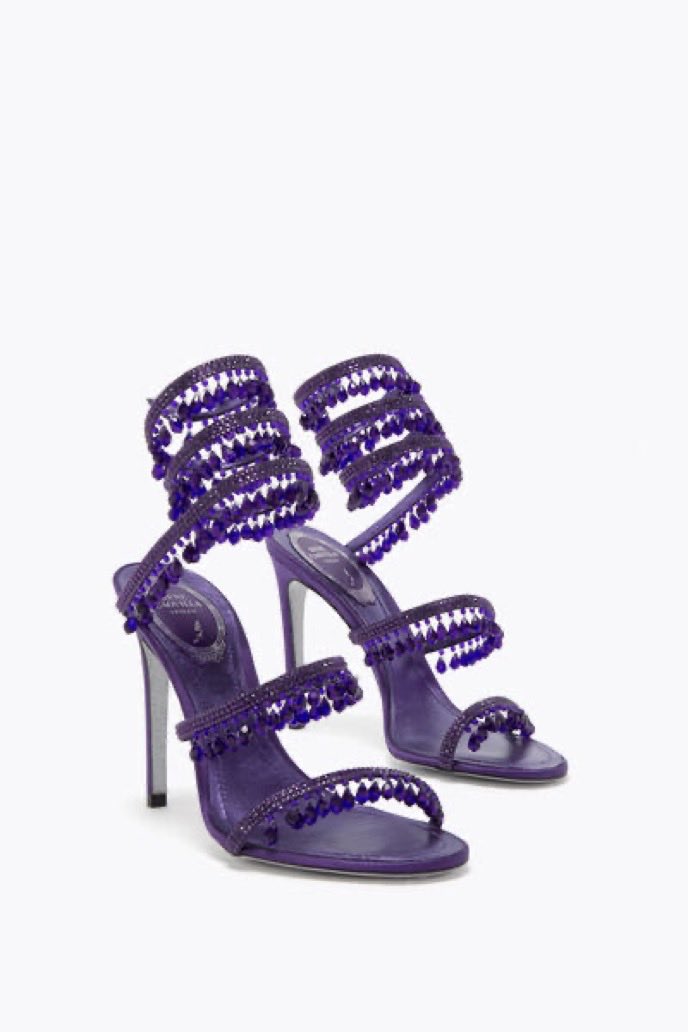 foodforfashion1's tweet photo. Ayra Starr wearing vintage Emanuel Ungaro F/W 2000 paired with Rene Caovilla Chandelier Heels 🍇 https://t.co/vL6k3bcv8N