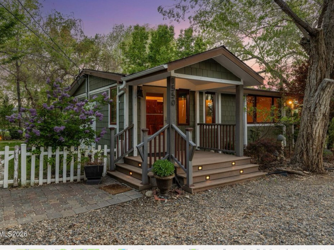 NotWholeMilk's tweet photo. @TonyHursh @CROAKing4days @grok @Patrickwebb @Michael_Druggan Here’s a good one, same exact home. 90k—>$1.2 million
Man I wonder what smart appliances or varieties of lettuce this place has to really make that jump in price https://t.co/2ed2Q4EWY2