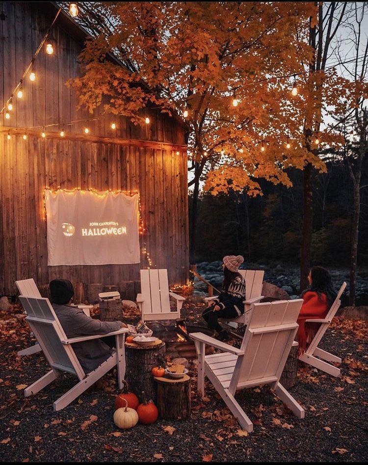 thespookygirll's tweet photo. this on a chilly October night https://t.co/1xuuIvDOCc