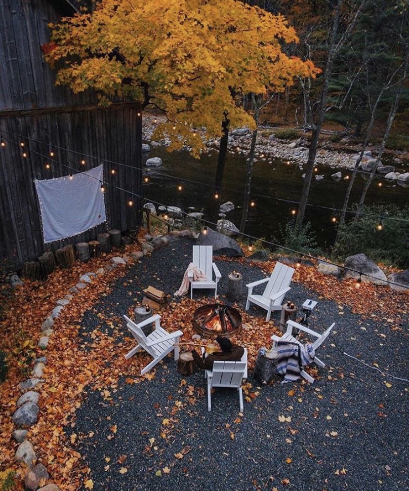 thespookygirll's tweet photo. this on a chilly October night https://t.co/1xuuIvDOCc