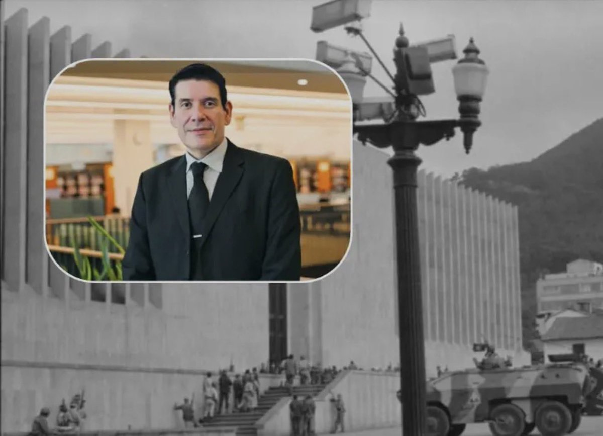 Jhonffonseca's tweet photo. Mauricio Gaona, el próximo embajador de Colombia ante las Naciones Unidas. Hijo de un exmagistrado asesinado en el Palacio de Justicia, su nombramiento no es solo el más acertado que he escuchado en años: es un golpe de dignidad, memoria y esperanza que llega en el momento exacto en que Colombia necesitaba.🇨🇴✍🏼