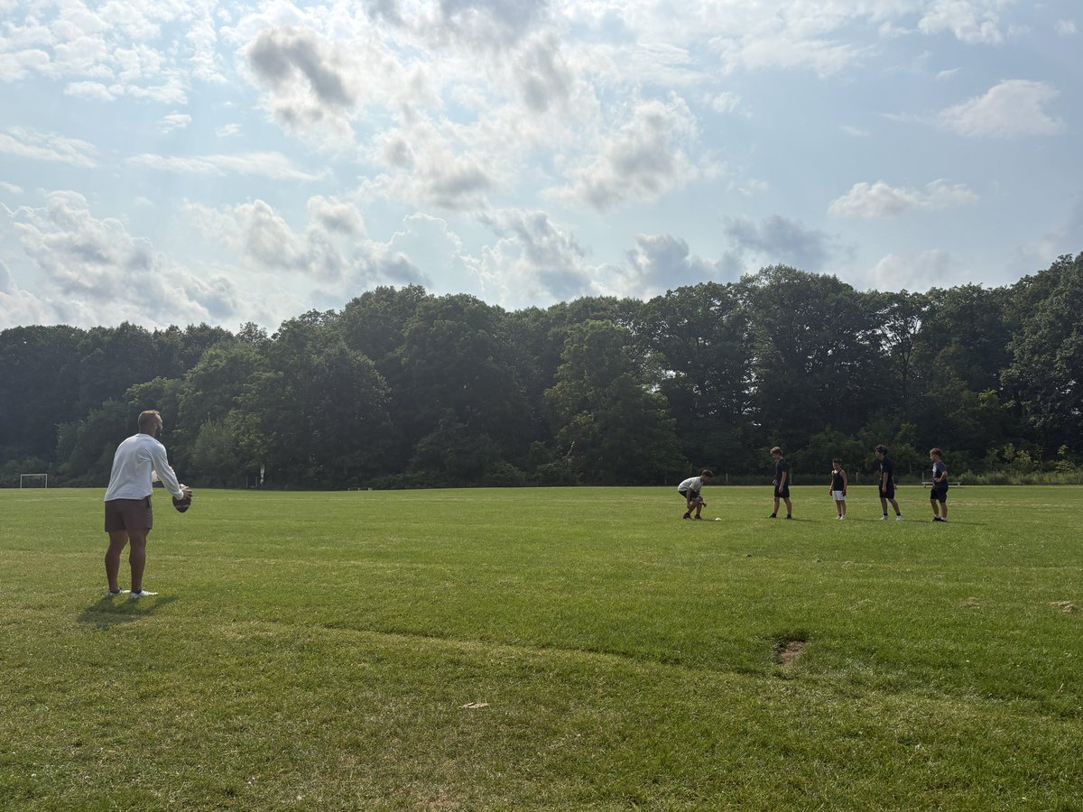 EnzoSilveiraFB's tweet photo. 2 weeks of break between Summer and Fall ๐. Putting the work with the best #defensiveback coach in the Toronto area. ๐จ๐ฆ @Pick6Athletics #futureoffootball #WR #DB https://t.co/2RqEFfI4zj