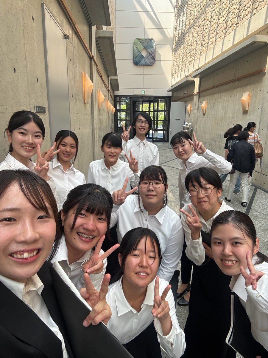 kochi31uc's tweet photo. 7月26日に行われた高知県合唱コンクールに出場しました！
私たちは銀賞を頂き、四国大会に出場することになりました✨️
⁡
1年生の入団や合唱祭を経てより団結力が増し、パワーアップした高知大学合唱団の演奏を届けることが出来ました😊
⁡
これから四国大会に向けてさらに頑張っていきます！！ https://t.co/gOEZ2sU7Sf