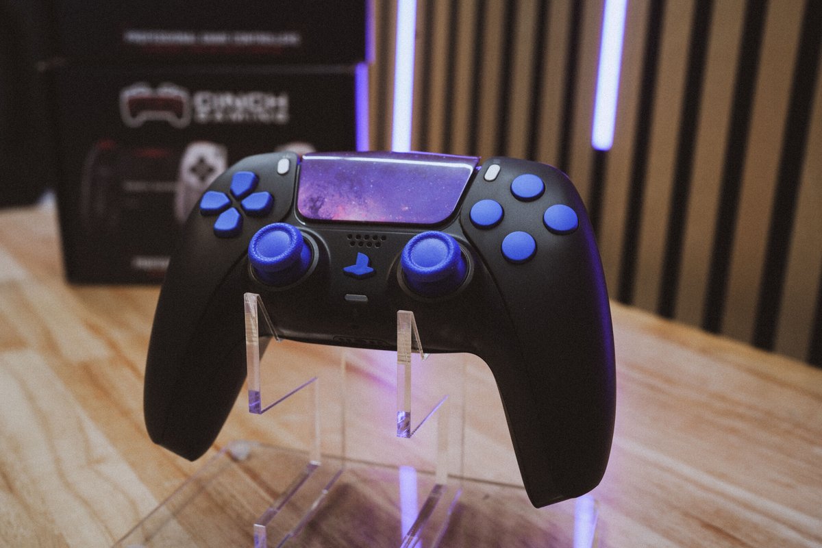 CinchGaming's tweet photo. Custom #PS5 built in Michigan.
Front Shell: Matte Black
Face Buttons / DPad / Home / Menu: Premium Painted Blue
Thumbsticks: Blue Anti-Drift TMR
Touchpad: Nebula Print
Triggers + Bumpers: Mouse Click (instant shooting & aiming)
#customcontroller https://t.co/YzRH1Yx032