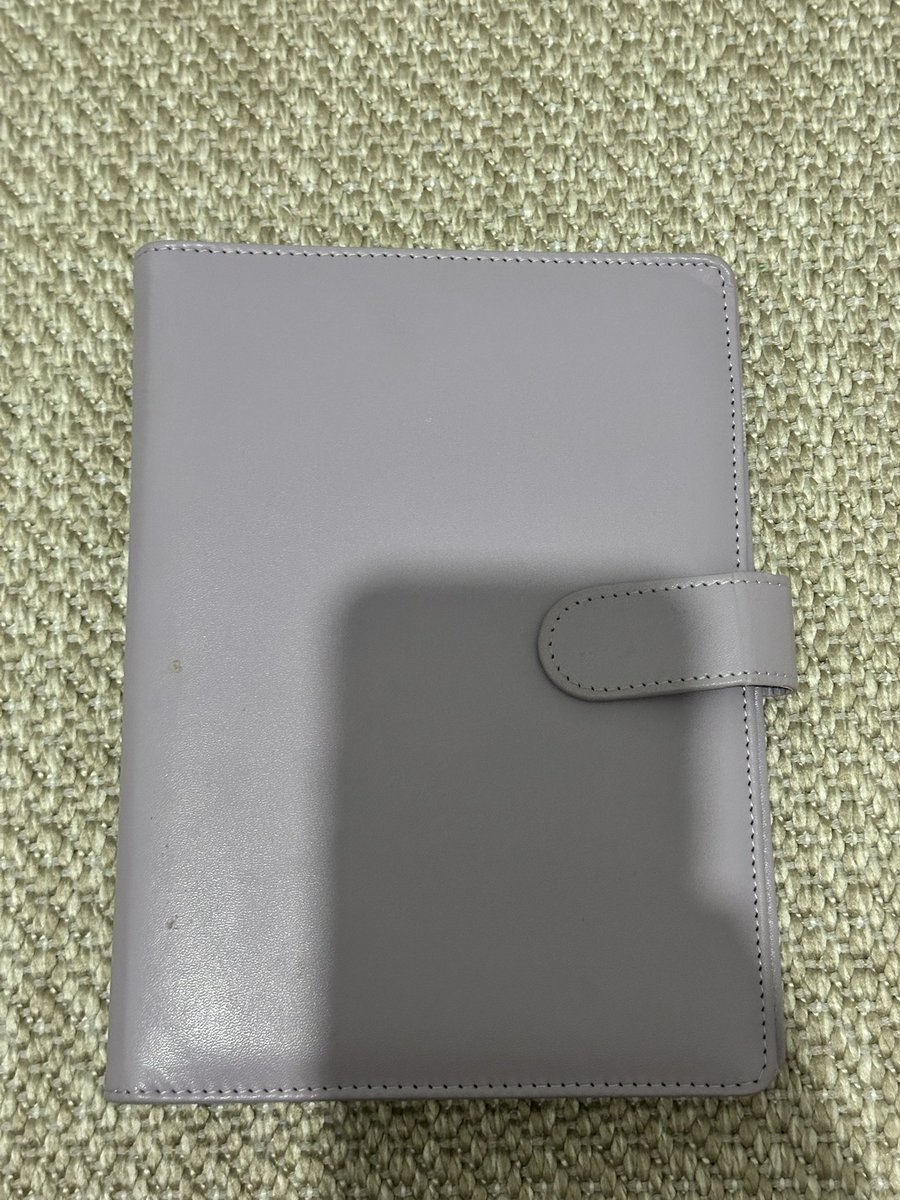 sunswt1z's tweet photo. a5 binder+16 sayfa satış 
sayfalar kullanıldı hasarları var 
780 dusundum ayrı satmıyorum
@bujo_satis @randomgotr https://t.co/8vyzCSXsVw