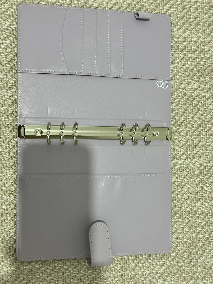 sunswt1z's tweet photo. a5 binder+16 sayfa satış 
sayfalar kullanıldı hasarları var 
780 dusundum ayrı satmıyorum
@bujo_satis @randomgotr https://t.co/8vyzCSXsVw