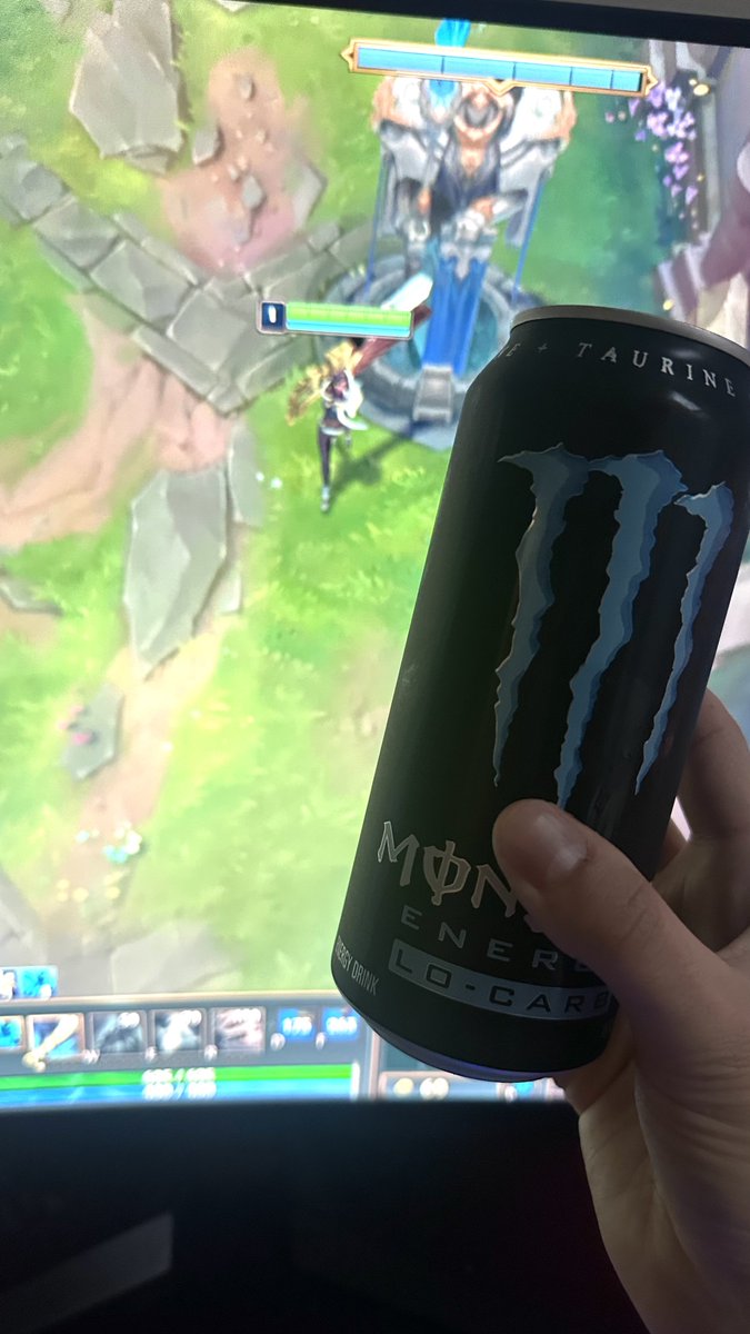 Maxxiiwu's tweet photo. I’ve been losing all day so let’s bring out the big guns https://t.co/tYkJxSmSDn