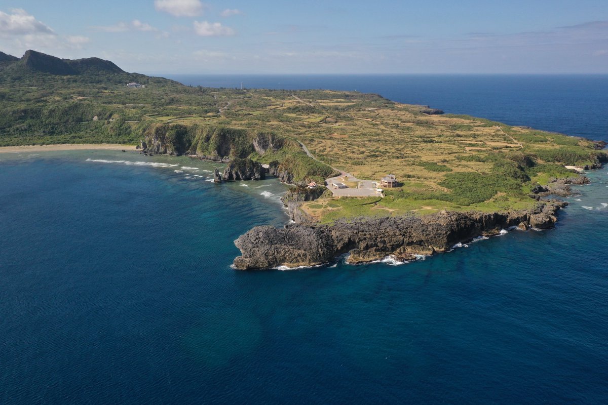 XicunXinre54871's tweet photo. 沖縄本島の北端、辺戸岬。荒涼とした感じがすきです。　＃辺戸岬 https://t.co/WTsxltTPxV