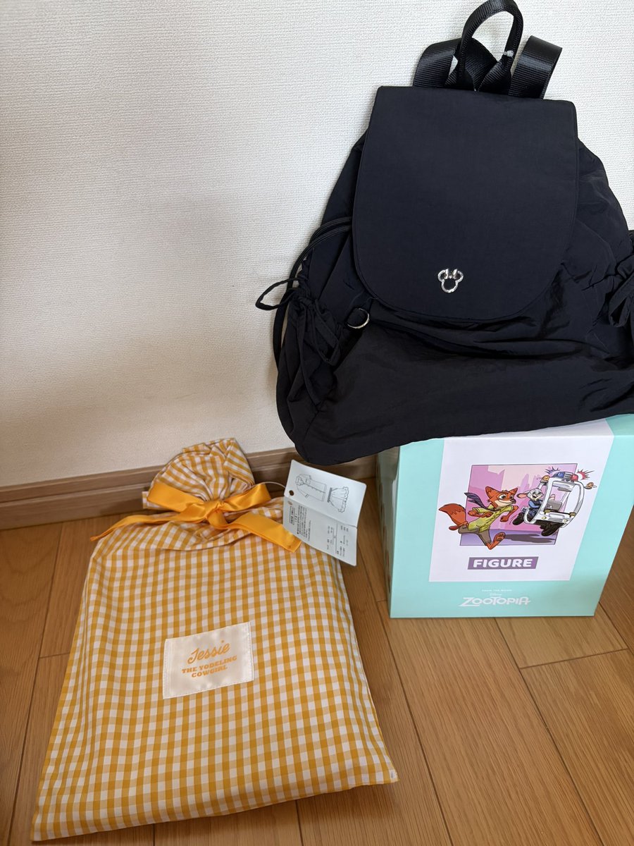 mmmatl1's tweet photo. 【交換】夏祭りくじ　ディズニーストア

求）プーさん置き時計

譲）ズートピアフィギュア、ミニーリュック、ジェシーパジャマ（ナイトウェア）

2500円くじです。
時計目当てで複数購入しましたが出ず…（春祭りでも出ず）
切実に求めています。
お気軽にお声がけください。 https://t.co/U7JXzuAnrK