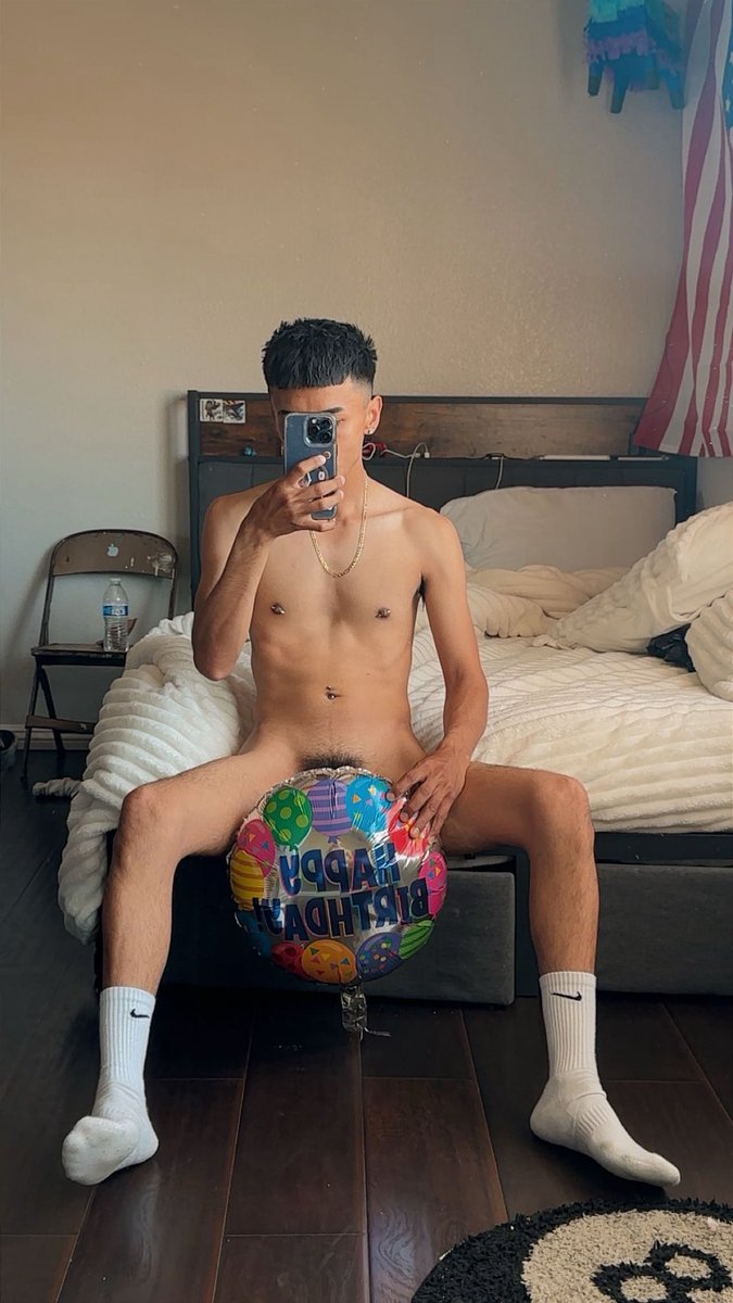 XxxKingjon's tweet photo. IT’S MY BIRTHDAY!!! ✨ accepting birthday dick in the dms 😝🥳 https://t.co/jQXM6jhctn