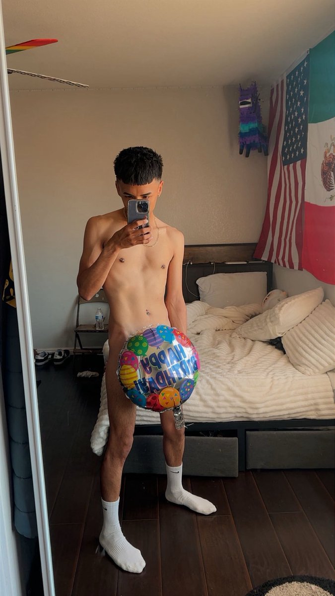 XxxKingjon's tweet photo. IT’S MY BIRTHDAY!!! ✨ accepting birthday dick in the dms 😝🥳 https://t.co/jQXM6jhctn