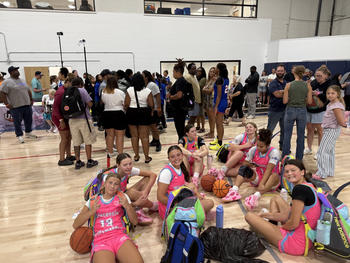 WIPlaymkrs16U's tweet photo. It’s about getting better every time you step on the court, but it is also about SO MUCH more! 
💞Ending our season playing our BEST basketball in July &amp; loving our time TOGETHER off the court! 
2029’s &amp; 2030’s who understand it’s 💯 their work &amp; their goals that lead them! https://t.co/Rikz3tPJWx