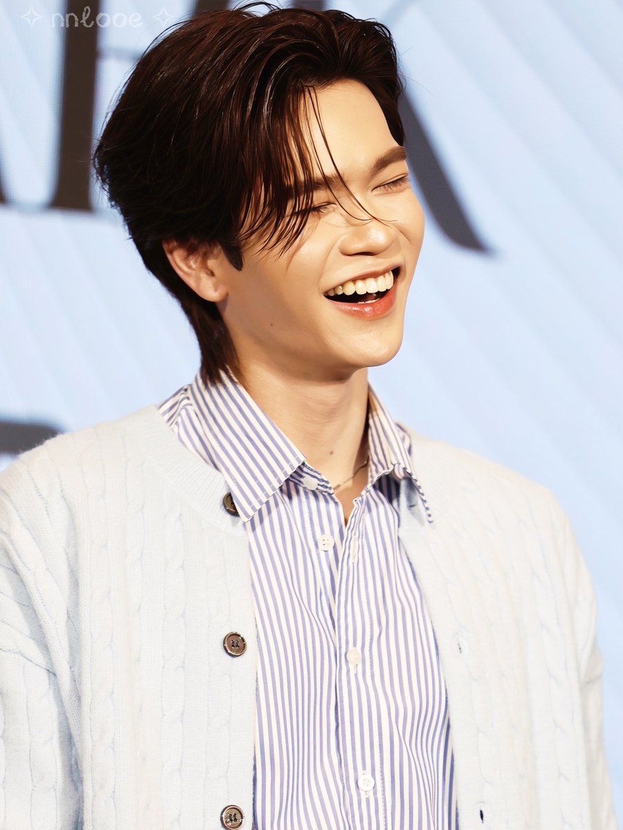 nnlooe's tweet photo. P'Mark,I want to give back the comforting words you always give me. Please always stay healthy and happy. That’s all I wish for. I’ll always love you and be by your side.@Markjrtn https://t.co/bJ2QuiWs2Y