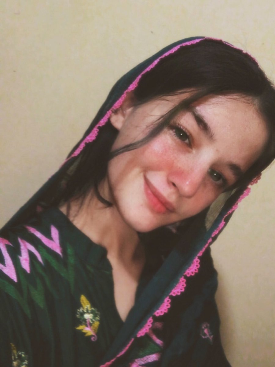 NimraQueens's tweet photo. Hi friends https://t.co/8Zn3NnucXy