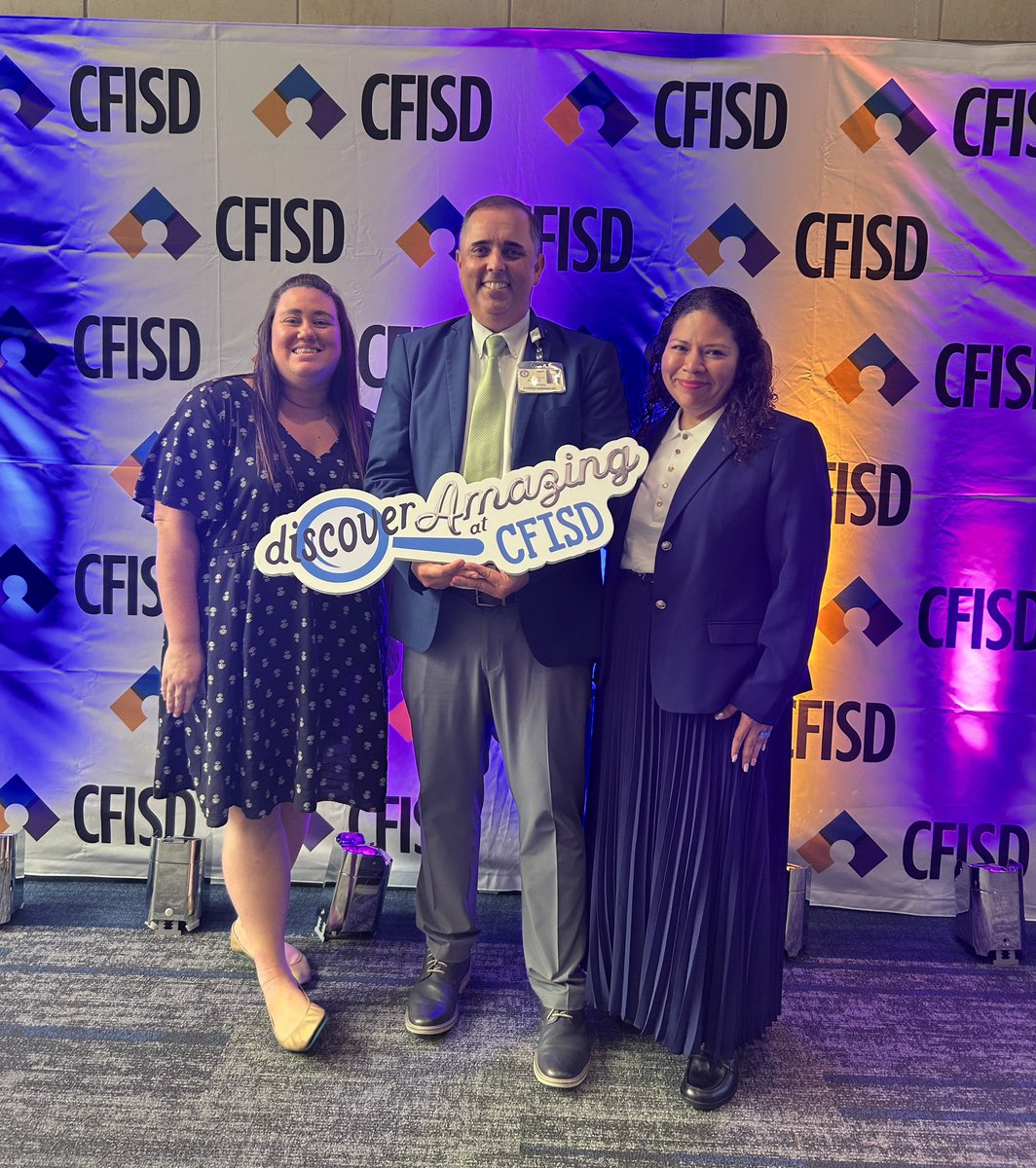 MrsMookEDU's tweet photo. Blessed to start the 26-27 school year alongside the Frazier Team. #LeadershipSymposium26 #CFISD https://t.co/YH6RaWleVh