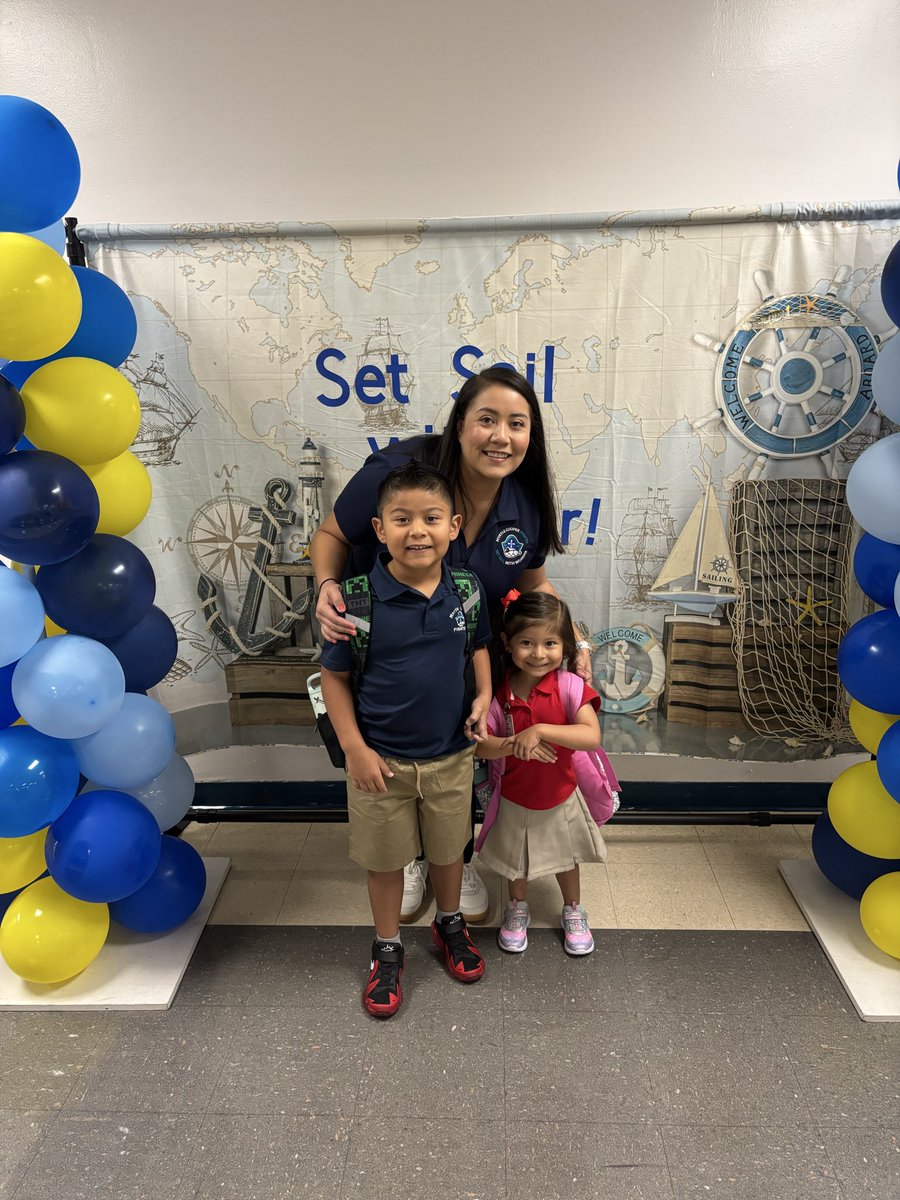 MAlvarez_MCE's tweet photo. The most bittersweet days are first days of school because you realize how fast babies grow! My littles and I had an amazing first day of school.
#SetSailwithWonder #LearningistheTreasure #DualLanguageAcademy #AcademiadeDosIdiomas https://t.co/KMhnVV7KqA