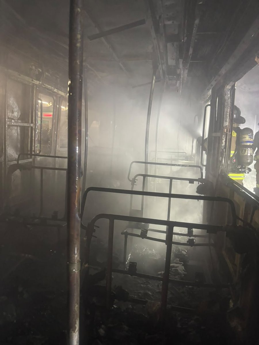 fdo2000's tweet photo. 🔴 Se mantiene procedimiento de emergencia en Incendio por vagones de @metrodesantiago en Estación Santa Isabel en Avda Bustamante y Santa Isabel en Providencia, se mantiene labores de ventilación, Bomberos investigara las causas @biobio @chile_accidente @Louisvasquez23 https://t.co/uC3fIGhaBa