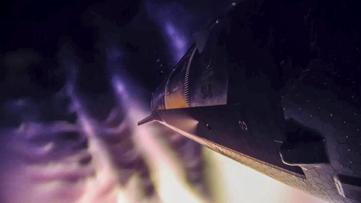 SpaceX's tweet photo. Starship in space on Flight 13 https://t.co/rAxl8BqHsK
