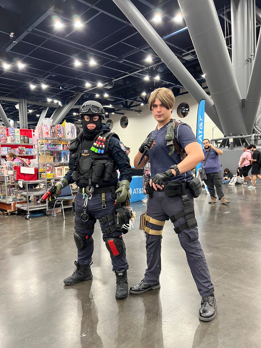 HunkVenom's tweet photo. RE4 Leon S. Kennedy https://t.co/Z275OGtnl0