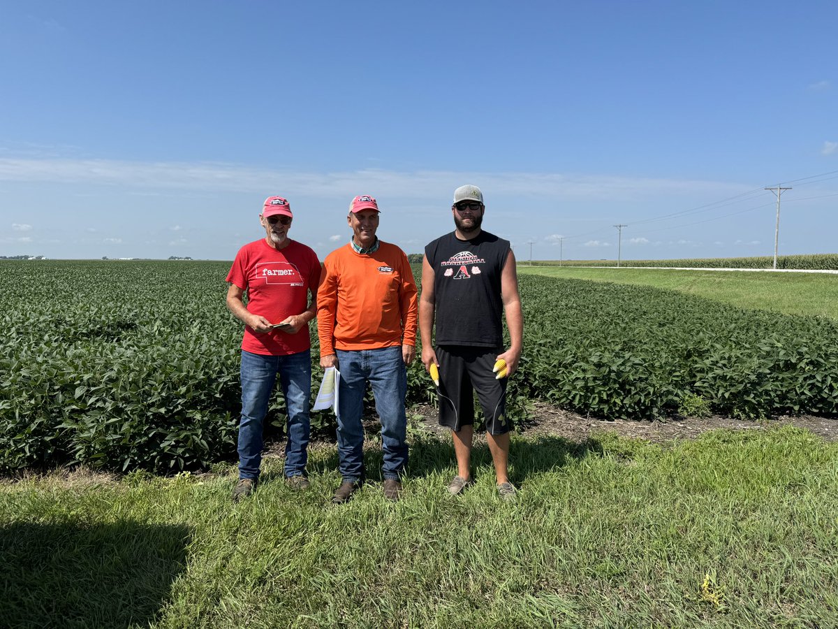 LouiseCarduner's tweet photo. 10 of my favourite AG photos/videos from the @profarmer crop tour.
#PFTour26
This year I am doing the western leg.
#SouthDakota #Nebraska #Iowa #Minnesota
#aThread https://t.co/gTxRSAS6GB