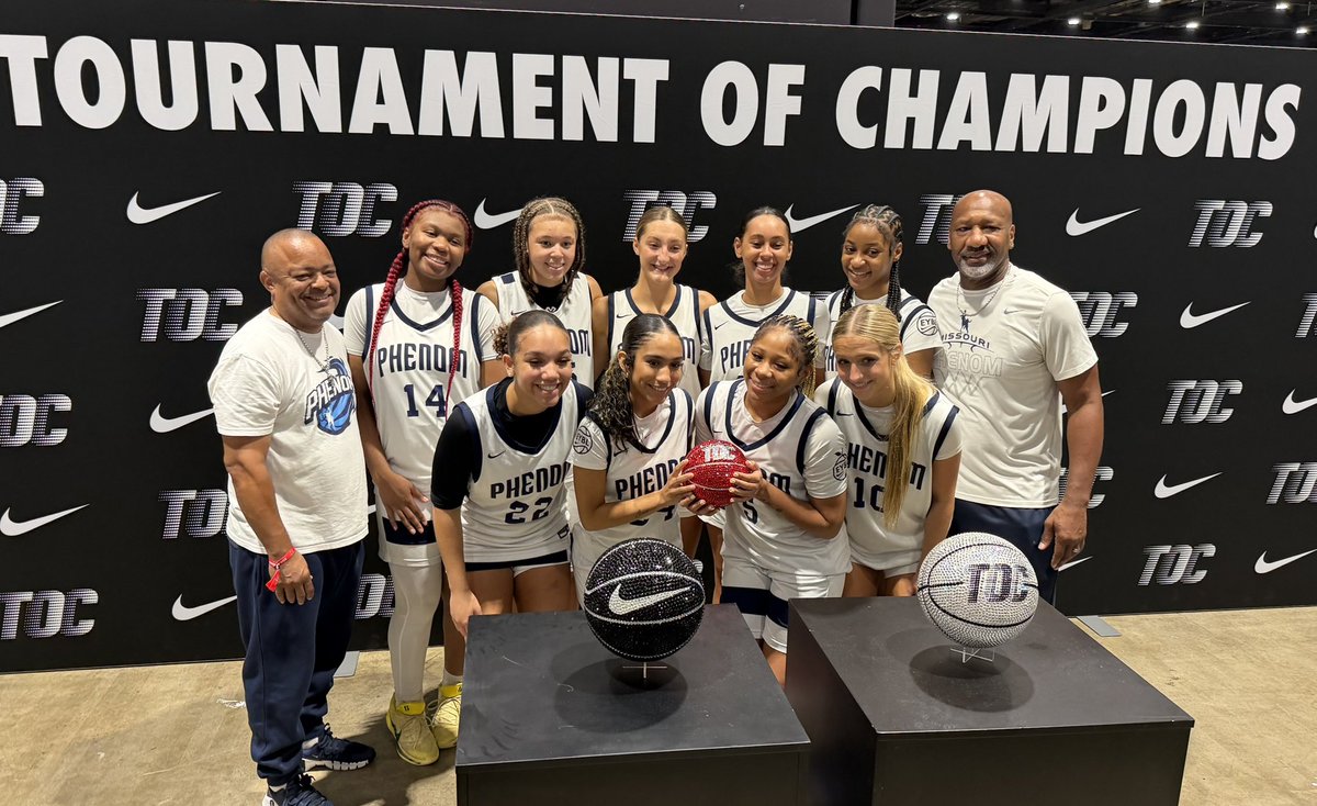 TaylorScheer1's tweet photo. Bittersweet ending with a win and a 3rd-place finish. Great run this summer with new teammates and unforgettable memories! Thank you to the coaches who came to watch. Excited for what’s next! @MissouriPhenom @Coach_Will22 
@truck0820 https://t.co/O2iiZ6Cfvl