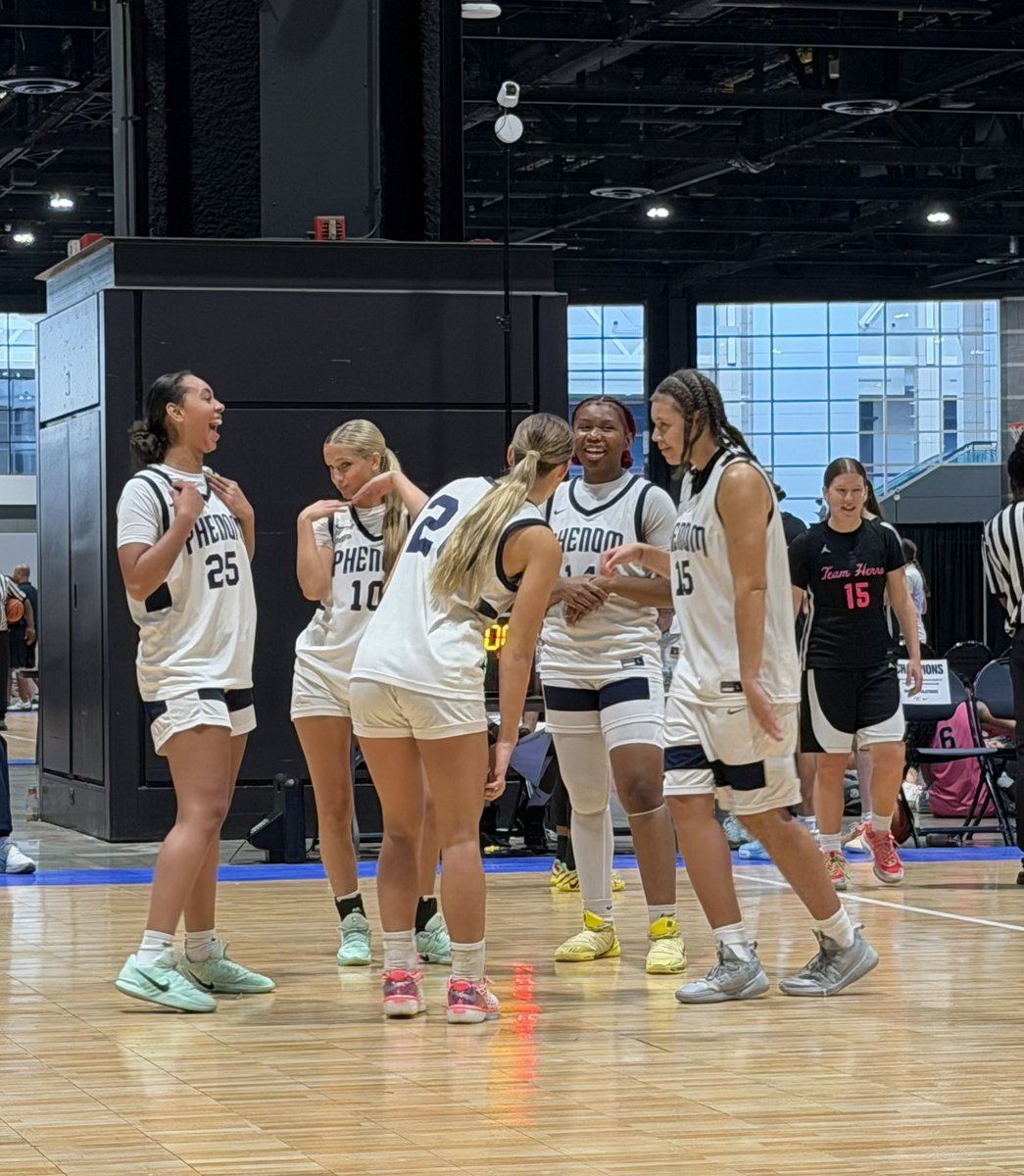 TaylorScheer1's tweet photo. Bittersweet ending with a win and a 3rd-place finish. Great run this summer with new teammates and unforgettable memories! Thank you to the coaches who came to watch. Excited for what’s next! @MissouriPhenom @Coach_Will22 
@truck0820 https://t.co/O2iiZ6Cfvl
