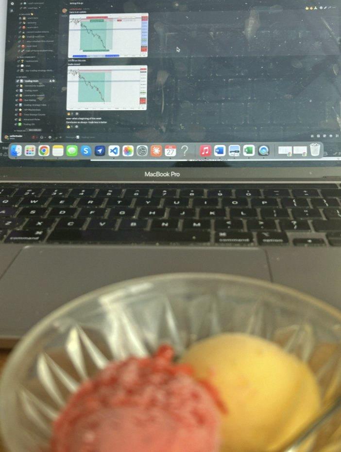 JmanNCFC's tweet photo. This is why I always grab my ice cream after the New York session 🍨

The payoff goes to people who can hold back.

I passed on every trade this morning.

This afternoon? Just one trade during New York.

11R.

The market doesn't reward you for being busy.

It rewards https://t.co/rxfSznDbFf