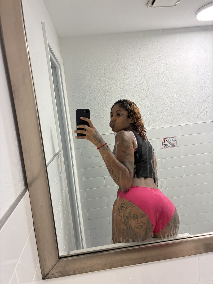 itskenzosojo's tweet photo. Going to bed early 💋 https://t.co/obfz77JZMU