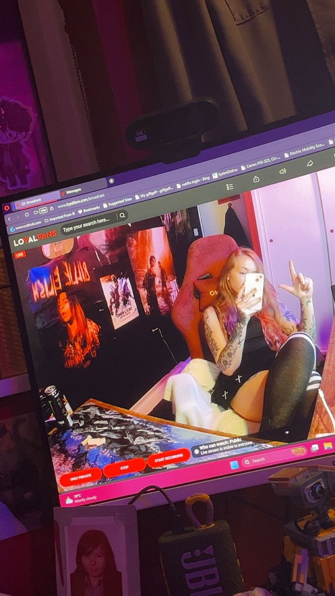 AngelOfFindom69's tweet photo. Come join my live losers! 

https://t.co/i0KSqu1dYz https://t.co/uwkwwcvsSz