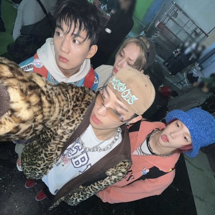 pajaropaladin's tweet photo. Busco mutis piolitas q flasheen confi, DEN RT

20 / 🇦🇷 

  ☆   multifandom, principalmente.  cuenta stay y p1ece

no menores de 17 ni antiargentinos

#staytwt #p1ecetwt #kpoptwt #argtwt #stantwt #musictwt https://t.co/aoPYvCi9tS