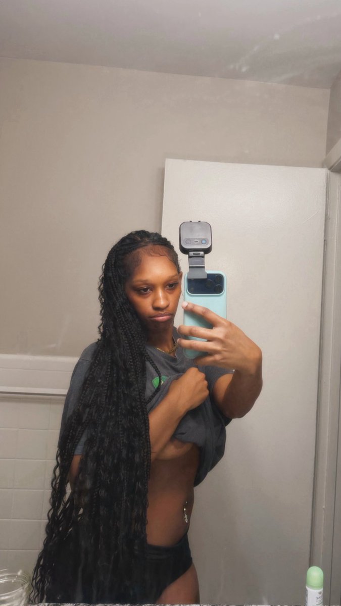 GeraLashaaa's tweet photo. He seen these first 😘 https://t.co/aGsIWAzrGH