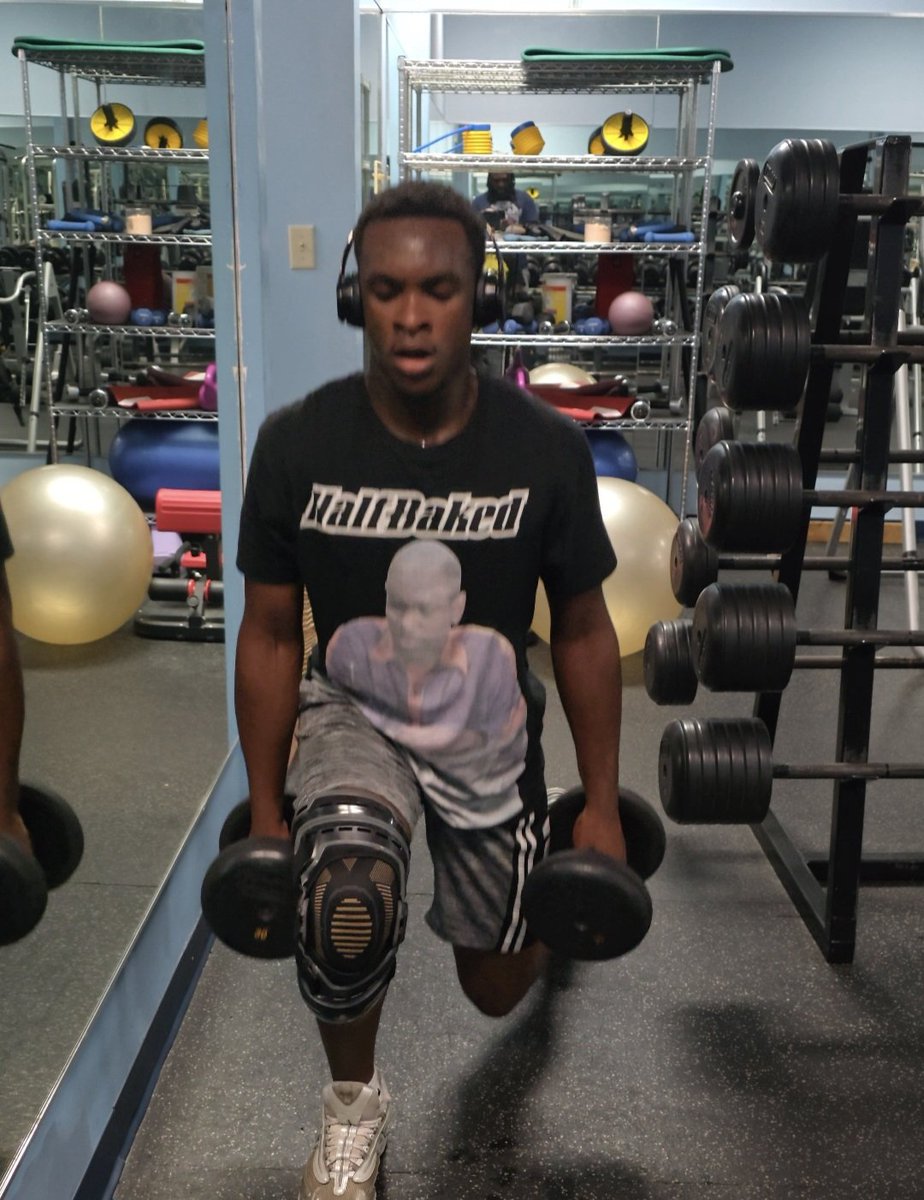 JavionaHall's tweet photo. Senior season loading… ⏳

Putting the work in when nobody's watching.

2027 DB | CB/S | 3.9 GPA
#AGTG #ClassOf2027 #RecruitSC https://t.co/mB0YJdGhMh