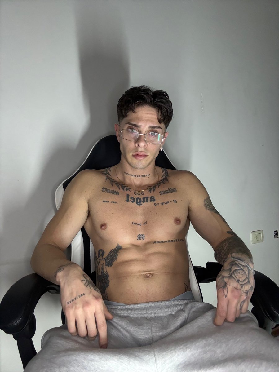 jguez333's tweet photo. Te estoy esperando en mi página azul bb🤭🔥 https://t.co/WtU3iliT0C https://t.co/Gvc9gOJ3BX