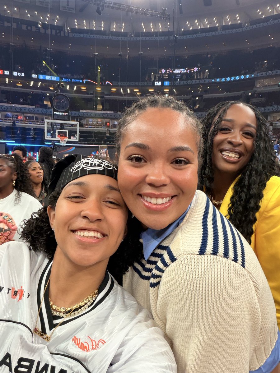 auntienae95's tweet photo. ASW 💫🏀🧡 https://t.co/t4jmBxXF4x