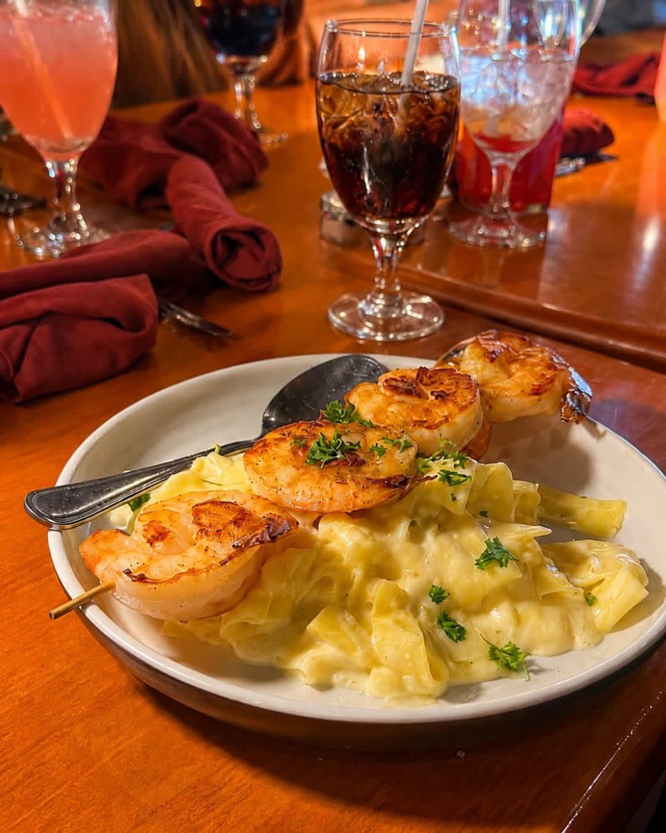 CarolinaSteakMB's tweet photo. ✨ Whether you're craving premium #steaks, fresh #seafood, #pizza from the brick oven, or handcrafted #cocktails, you'll find it all served with warm Southern hospitality in one of #MyrtleBeach's most historic restaurants.

📞 (843)945-9288
🌐 https://t.co/bNCF1noQpc https://t.co/ApO8d5M4PL