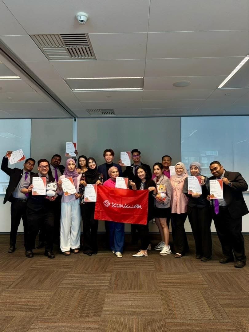 Bocchidesu___'s tweet photo. Anyone wanna join 2 hours Mandarin online class for free? Come and book your slot ! 

You also will get e-cert for completion the class (internationally) 😉

#studytwt #langtwt #studytwtph https://t.co/Vgxi7KWUdA